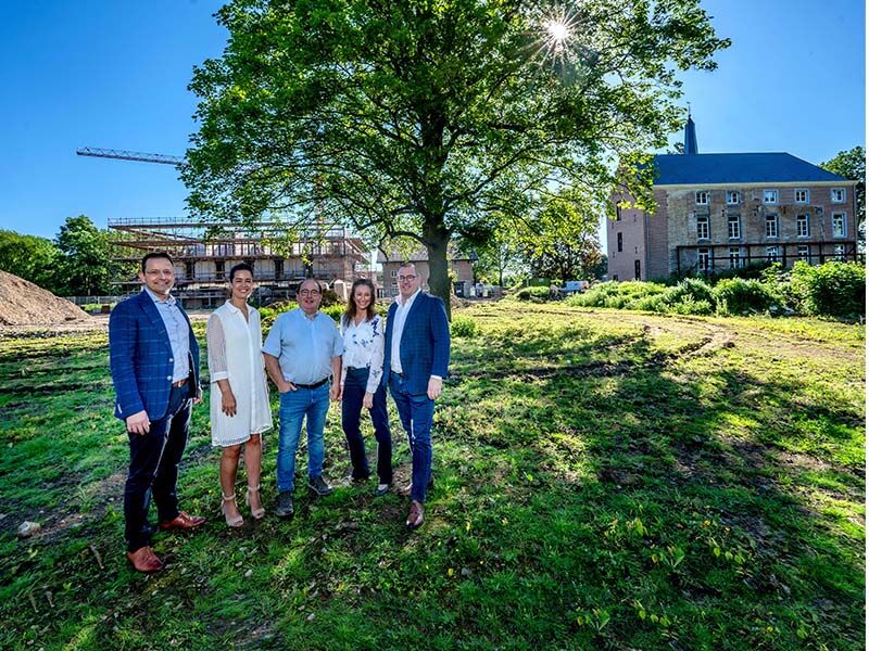 Van Oys_left_Marc Alofs_Kim Defaux_Michel Maes_Stéphanie Stulens_Leon Maes_Verbouw proces © Harry Heuts